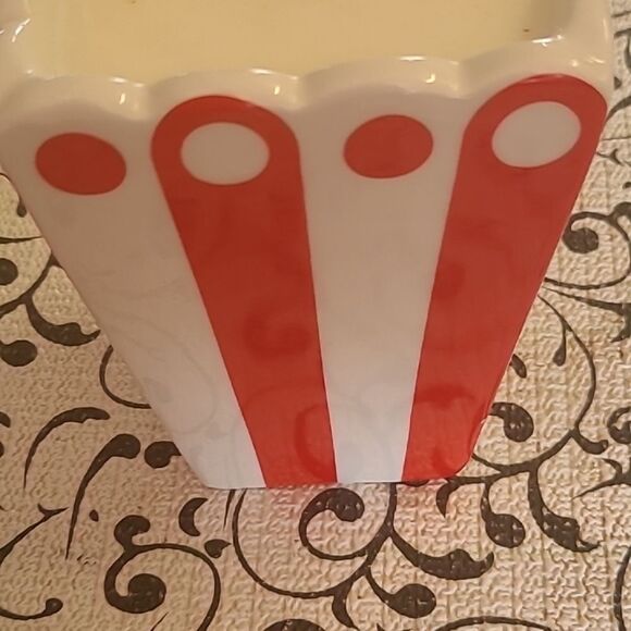 Red and White Popcorn Candle Holder - Picture 5 of 6